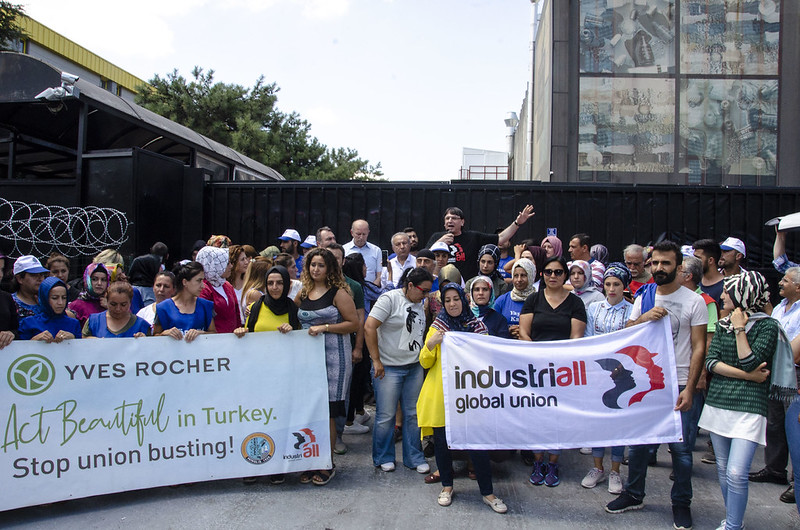 Picket outside Flormar factory in Gebze, Türkiye on 9 August 2018.