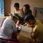 Shahida Pareen tries to give her sons the education she cannot afford following the death of her husband in the Ali Enterprises fire.