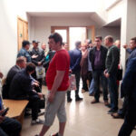 Сторонники активисток во время судебного заседания