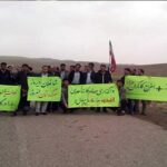 “Nous avons des cancers et des coups de fouet aussi”. Manifestation d’ouvriers iraniens. Photo : gozareshgar.com
