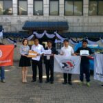 Sindicatos tailandeses afiliados a IndustriALL y a la Confederación de Trabajo Industrial de Tailandia (CILT), llegaron a la sede de la Embajada de Corea del Sur en Bangkok para entregar personalmente una carta de protesta.