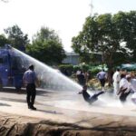 Против участников мирной демонстрации использовали водометы.