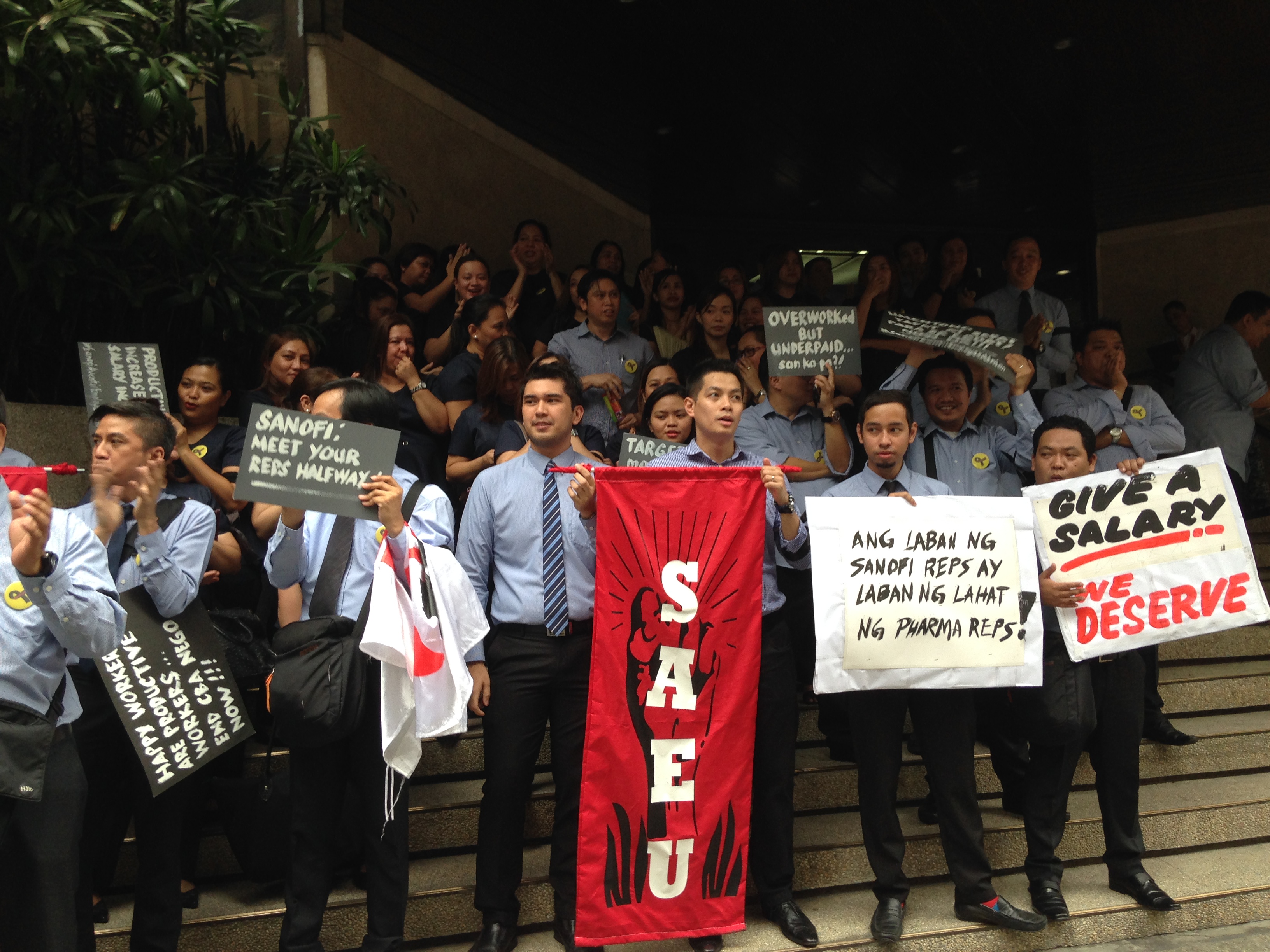 Union action at Sanofi Aventis, Philippines, calling for an end to the negotation deadlock.