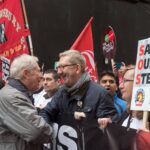 Лен Маккласки из Unite участвует в марше протеста сталелитейщиков в Лондоне. Фото: Unite