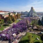 Des milliers de travailleurs et travailleuses envahissent les rues de la capitale Sofia pour revendiquer de meilleurs salaires. 27 octobre 2017.