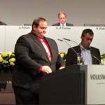 Steeve Cochran, president of UAW Local 42, speaking to shareholders at the AGM in Hannover.