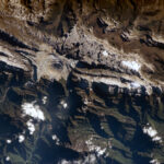 La mina de Grasberg vista desde el espacio. Foto: NASA