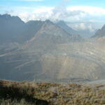 La mina de Grasberg. Foto: Alfindra Primaldhi vía Wikimedia Commons
