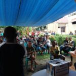 Los trabajadores y sus familias resisten firmemente