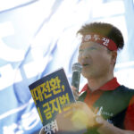 KMWU President KIM, Sang-gu speaks at the May 24 demonstration in front of the National Assembly calling on the new government to enact the Chaebol Reform Bill, the Special Act on Development of the Manufacturing Base and a Ban Union Busting Bill. Photo: SHIN, Dong-Jun