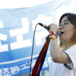 KMWU members from various workplaces formed a singing group, which sang labor movement songs of resistance and struggle at the May 24 rally.  Photo: SHIN, Dong-Jun