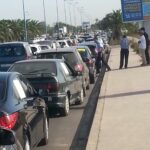 Membres du syndicat défilant en voitures de Mohammedia au Tribunal de commerce, à Casablanca, le 19 octobre. 