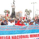 Los trabajadores mineros protestan contra los proyectos de ley que dañan sus derechos laborales