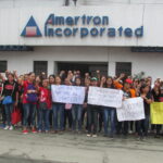 Trabajadores/as frente a las instalaciones de Amertron el 25 de septiembre, protestando las arbitrariedades de la empresa