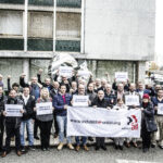 Participants à la réunion de General Electric manifestant leur solidarité avec les travailleurs d’Alstom