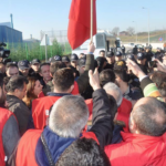 Полиция задерживает участников марша 26 декабря (фото Birlesik Metal)