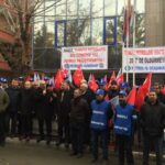 Les membres de Petrol-Is protestant à l’extérieur de leurs propres bureaux après s’être vus interdire de manifester dans la capitale de la Turquie, Ankara. Photo: Petrol-Is