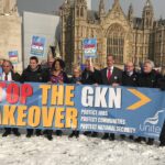Делегация Unite у здания Парламента 