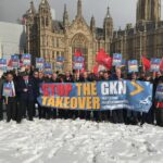 Делегация Unite у здания Парламента 