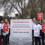 Члены Unite, к которым присоединились сторонники из Бельгии, 6 марта 2019 года призывают парламент Великобритании спасти завод Honda в Суиндоне