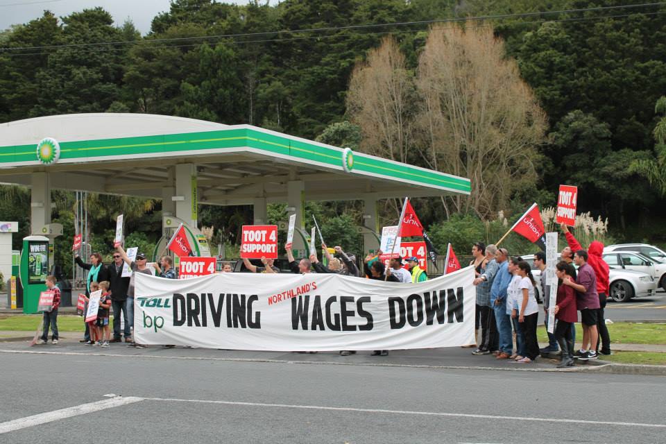 TOLL BP conduit les salaires du Northland sur une pente descendante