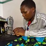 Sastre afiliado al NUTGTW de Nigeria. NUTGTW